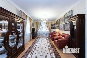 Дом 287м², 2-этажный, участок 18 сот.  