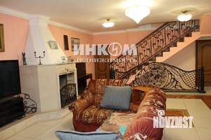 Дом 463м², 3-этажный, участок 24 сот.  