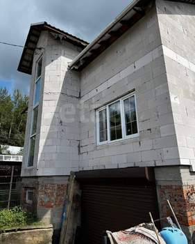 Дом 270м², 2-этажный, участок 6 сот.  