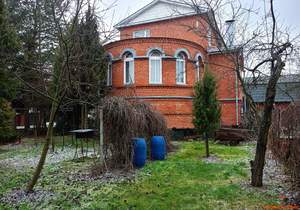 Дом 275м&sup2;, 3-этажный, участок 6 сот.  