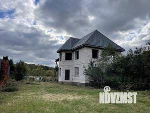 Коттедж 250м², 2-этажный, участок 10 сот.  
