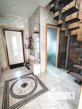 Дом 100м², 2-этажный, участок 6 сот.  