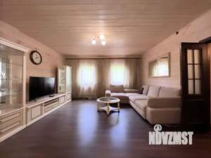 Дом 290м², 2-этажный, участок 15 сот.  
