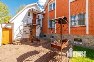 Дом 251м², 3-этажный, участок 9 сот.  