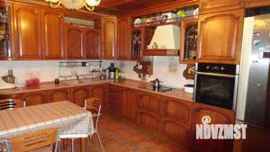 Дом 400м², 3-этажный, участок 4 сот.  