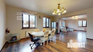 Дом 405м&sup2;, 3-этажный, участок 11 сот.  