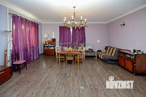 Дом 211м², 2-этажный, участок 12 сот.  