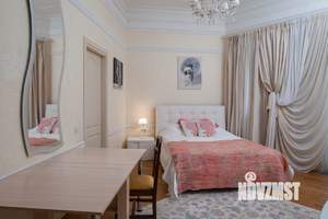 Дом 770м², 3-этажный, участок 30 сот.  