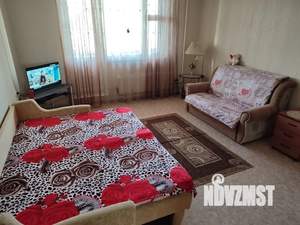 1-к квартира, посуточно, 40м2, 8/14 этаж