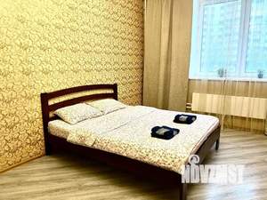 Студия квартира, посуточно, 25м2, 1/18 этаж