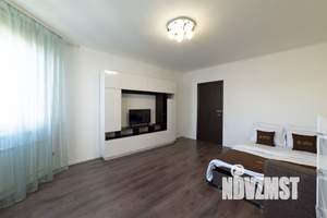 1-к квартира, посуточно, 50м2, 1/1 этаж