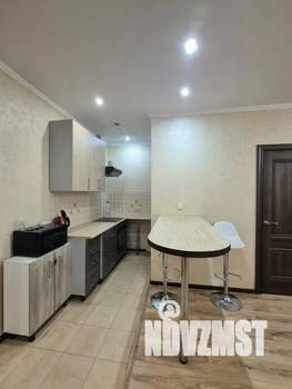 1-к квартира, посуточно, 42м2, 13/16 этаж