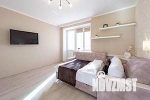 1-к квартира, посуточно, 40м2, 24/24 этаж
