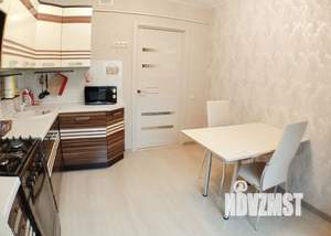 1-к квартира, посуточно, 40м2, 1/5 этаж