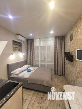 Студия квартира, посуточно, 25м2, 1/18 этаж