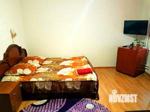 Студия квартира, посуточно, 36м2, 1/17 этаж