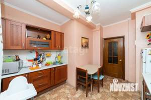 4-к квартира, вторичка, 102м2, 2/4 этаж