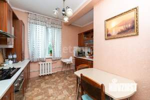 4-к квартира, вторичка, 102м2, 2/4 этаж