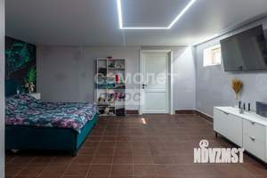 4-к квартира, вторичка, 142м2, 1/3 этаж