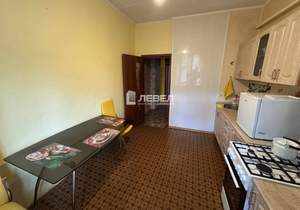 2-к квартира, вторичка, 64м2, 2/4 этаж