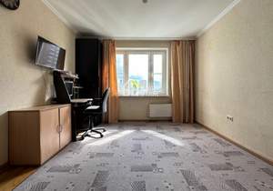 2-к квартира, вторичка, 61м2, 9/17 этаж