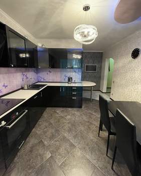 2-к квартира, вторичка, 63м2, 6/18 этаж
