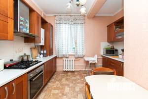 4-к квартира, вторичка, 102м2, 2/4 этаж