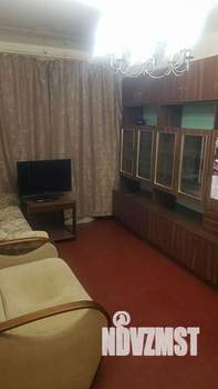 2-к квартира, вторичка, 43м2, 1/4 этаж