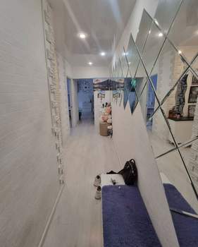3-к квартира, вторичка, 56м2, 1/9 этаж