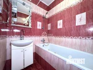 2-к квартира, вторичка, 61м2, 9/17 этаж