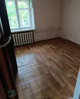 2-к квартира, вторичка, 30м2, 1/4 этаж