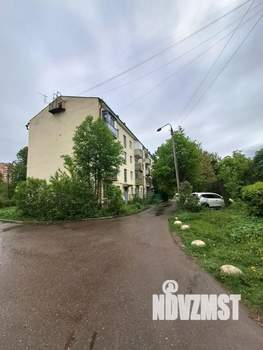 2-к квартира, вторичка, 45м2, 1/4 этаж