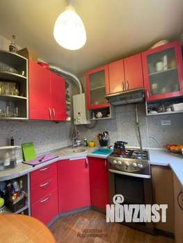 2-к квартира, вторичка, 43м2, 1/4 этаж