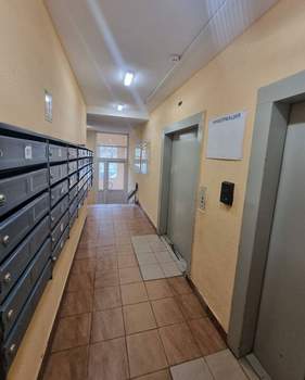 3-к квартира, вторичка, 75м2, 1/17 этаж