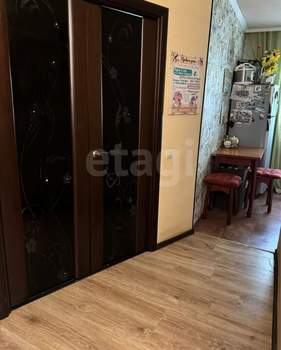 2-к квартира, вторичка, 44м2, 1/4 этаж