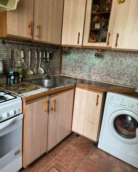 2-к квартира, вторичка, 44м2, 1/4 этаж