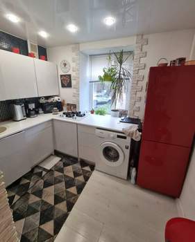 3-к квартира, вторичка, 56м2, 1/9 этаж