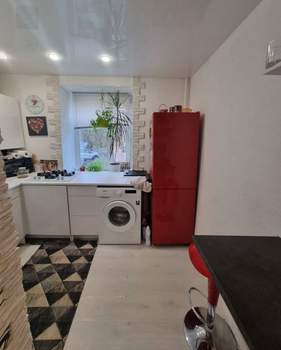 3-к квартира, вторичка, 56м2, 1/9 этаж