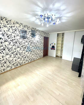 2-к квартира, вторичка, 50м2, 1/9 этаж