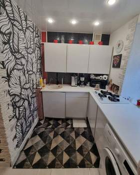 3-к квартира, вторичка, 56м2, 1/9 этаж