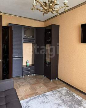 2-к квартира, вторичка, 44м2, 1/4 этаж