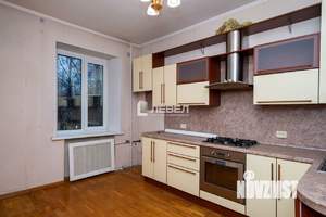 4-к квартира, вторичка, 98м2, 4/4 этаж